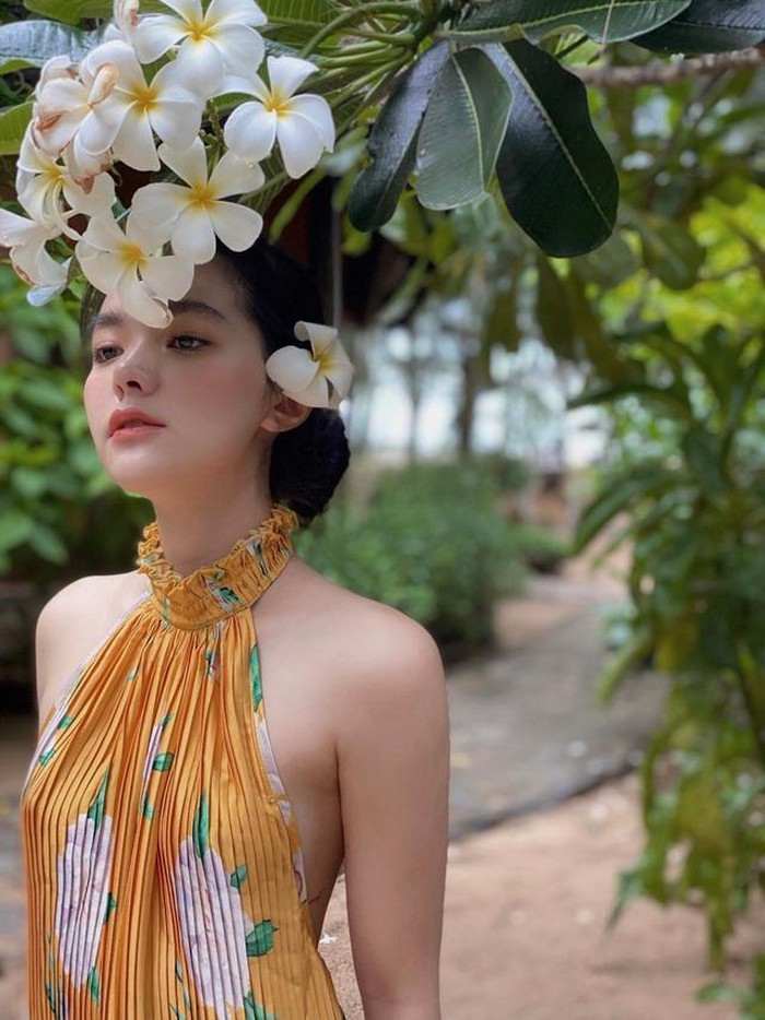 Bên cạnh đó, cô nàng còn khiến nhiều người ngưỡng mộ khi tự mua nhà ở tuổi 19. Được biết, Trang đã trả 30% tiền nhà, còn lại 70% là vay ngân hàng với số tiền trả góp mỗi tháng là 50 triệu đồng.