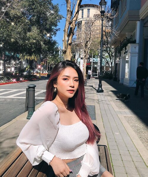 'Soi' khối tài sản 'không phải dạng vừa' của dàn hotgirl 10X: Người thu nhập 100 triệu/tháng, người tậu 'xế hộp' ở tuổi 19 Ảnh 12