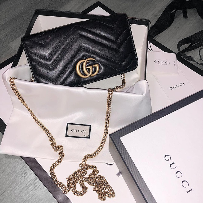 'Soi' khối tài sản 'không phải dạng vừa' của dàn hotgirl 10X: Người thu nhập 100 triệu/tháng, người tậu 'xế hộp' ở tuổi 19 Ảnh 14