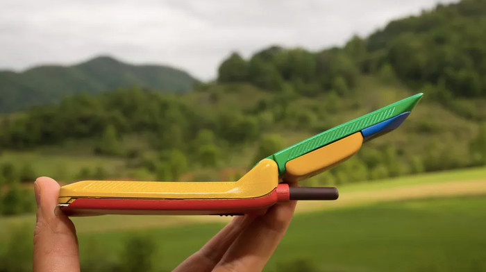 StarTAC đã thay đổi mọi thứ khi có trọng lượng nhẹ và có tính di động rất cao. Ảnh: CNET