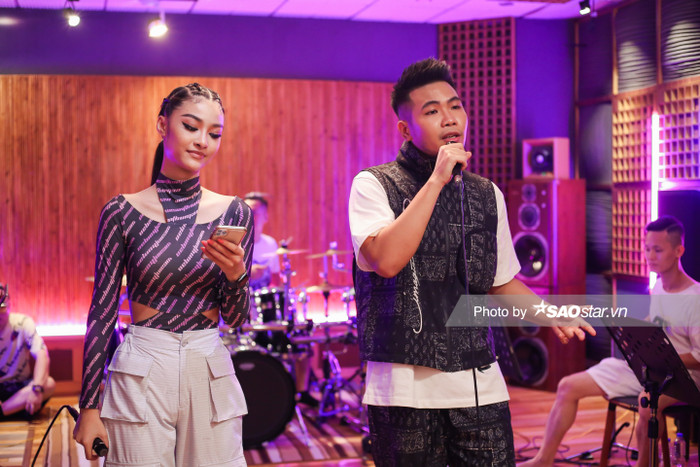 King Of Rap 2020: Pháo kết hợp bùng nổ với Vũ Cát Tường, Lona bắn Rap cùng Phúc Du tranh vé vào Top 5 Ảnh 6