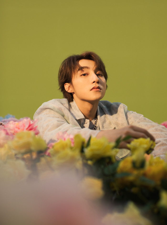 Sao Việt 'phát cuồng' với Có chắc yêu là đây - Sơn Tùng M-TP: H'Hen Niê 'ôm show' cày view, Phương Mỹ Chi tung liền cover cực 'xịn' Ảnh 3