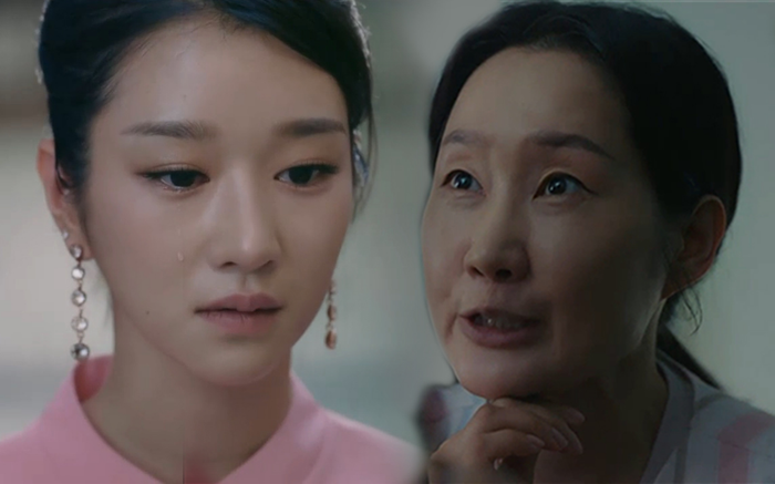 'Điên thì có sao' tập 6: Seo Ye Ji sốc đến phát khóc vì mẹ ruột trở về bắt cóc Kim Soo Hyun đi? Ảnh 2