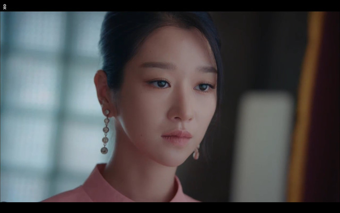 Moon Young sợ hãi vì kí ức về mẹ ùa về. 