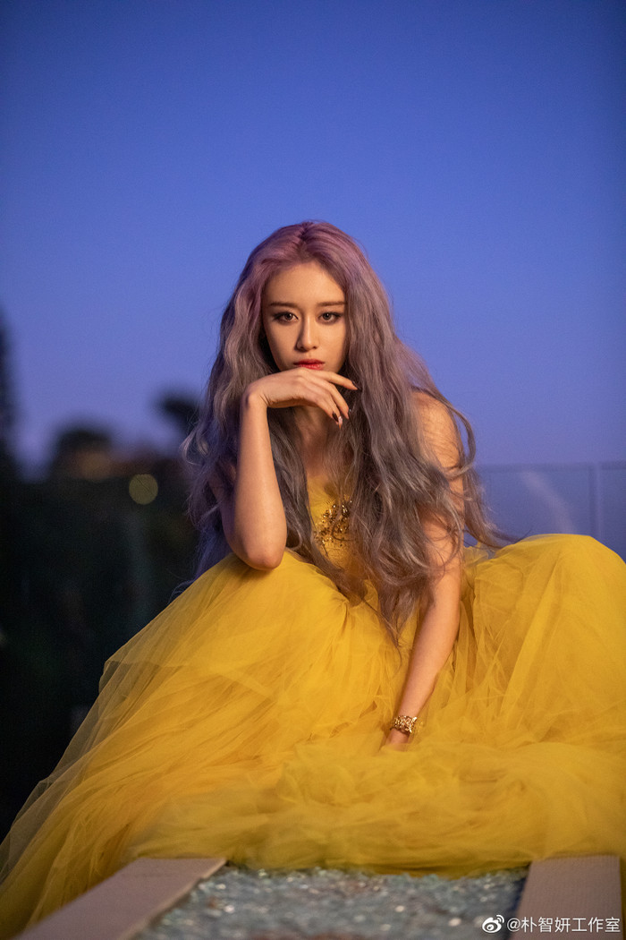 Fan đã rất thất vọng về cách làm việc của công ty Longzhen đối với Jiyeon.