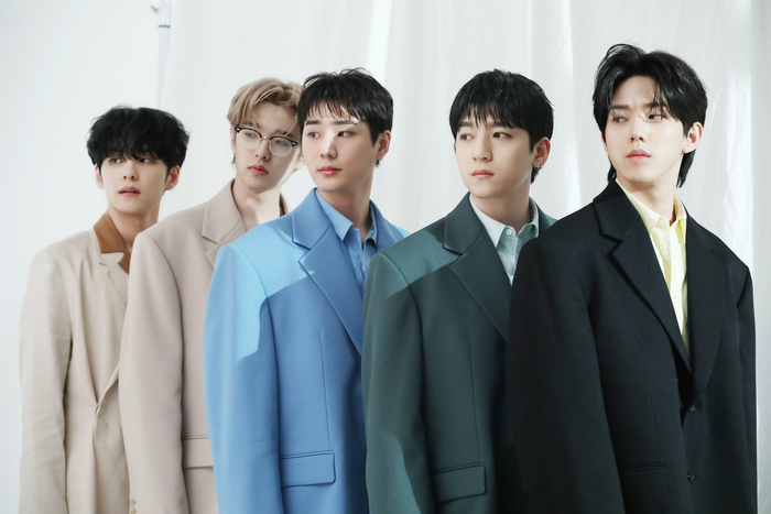 Anh cũng xin lỗi vì gây ảnh hưởng đến thành viên khác của Day6.