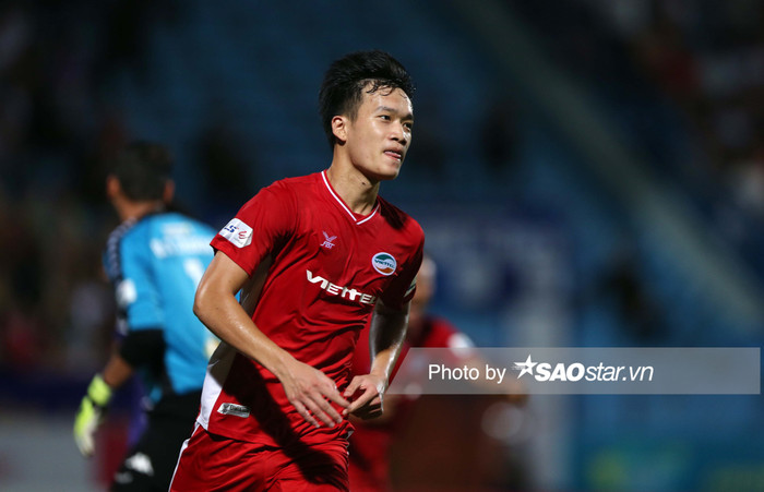 Hoàng Đức mở tỷ số nhờ hàng thủ của Hà Nội FC mắc sai lầm.&nbsp;