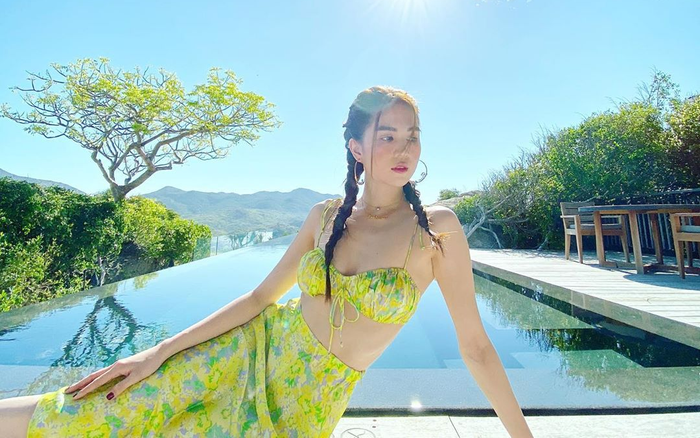 Diện bikini khoe thân hình 'có da có thịt' Ngọc Trinh lại lộ khuyết điểm khó ai ngờ Ảnh 2
