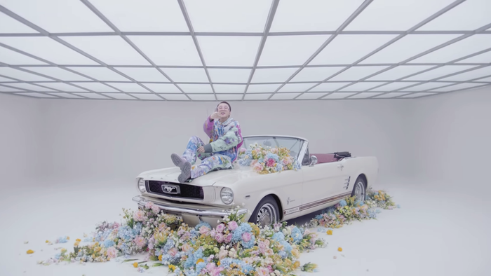 Sơn Tùng M-TP ngồi trên siêu xe tiền tỷ trong MV 'Có chắc yêu là đây' Ảnh 5