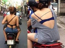Đi mua ô tô đắt tiền nhưng nữ đại gia lại mặc đồ 'thiếu vải' khiến dân tình ngán ngẩm Ảnh 5