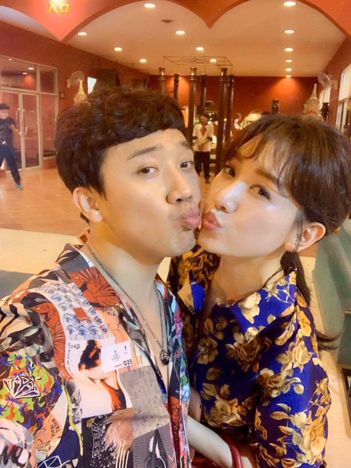 Thường xuyên công khai 'khóa môi' cùng Trấn Thành, Hari Won chia sẻ: 'Chúng tôi dù bày tỏ yêu thương nhưng cũng biết đâu là điểm dừng' Ảnh 10