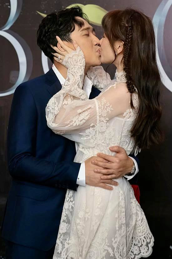 Giọng hát Anh cứ đi đi tình cảm chúc mừng ông xã trong ngày ra mắt web drama Bố già..