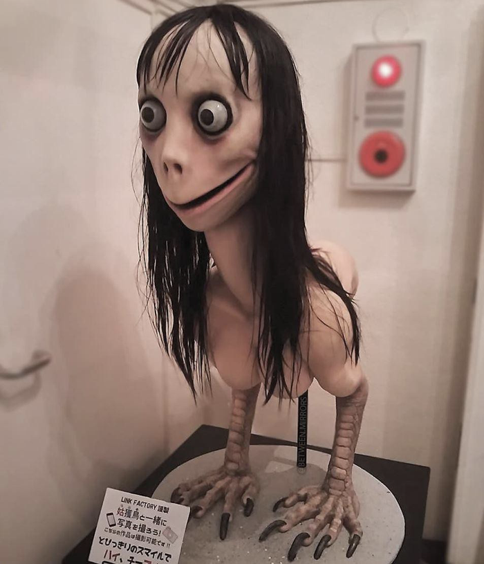 Hay như thử thách MoMo từng khiến nhiều trẻ em khiếp sợ vào năm 2018. (Ảnh: Internet)