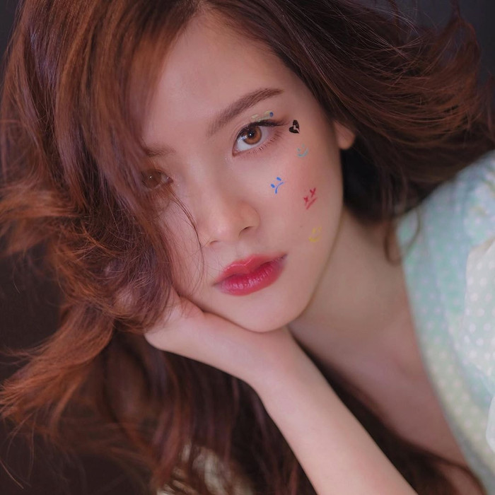 Người đẹp cũng trở thành gương mặt quảng cáo đắt sô hàng đầu của showbiz Thái Lan.