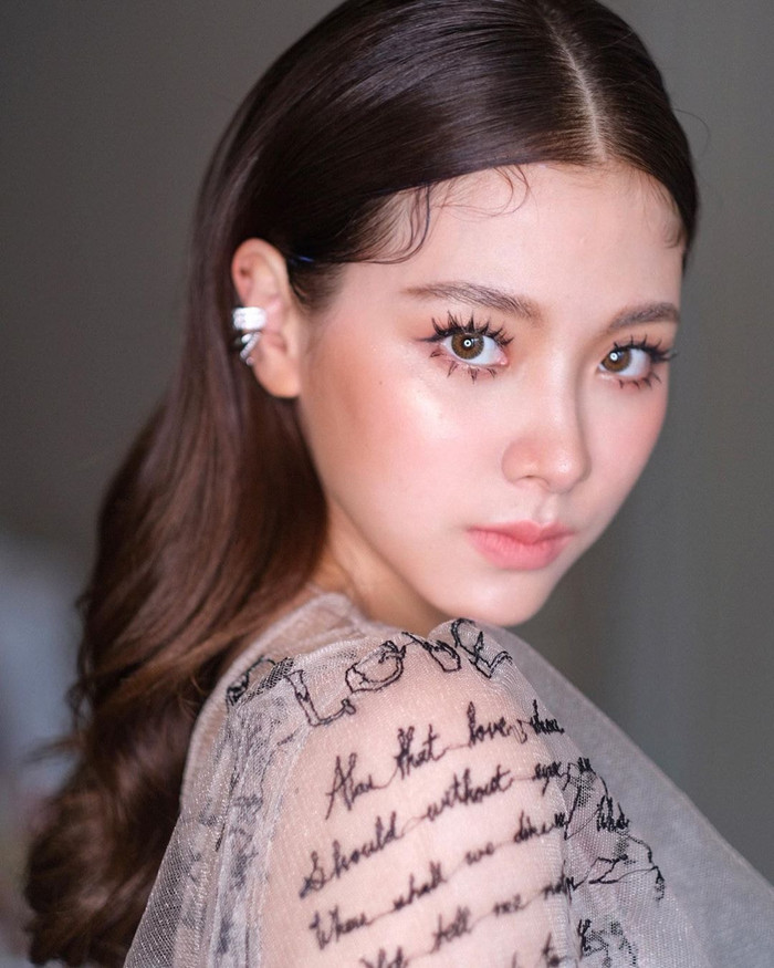 Nhiều người hâm mộ phải thừa nhận rằng dù có là kiểu trang điểm 'khó nhằn' thế nào thì khi được áp lên mặt của Baifern đều thấy đẹp