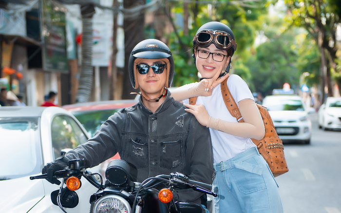 Cậu mợ Bình An – Phương Nga 'tình bể tình', chở nhau bằng motor mang quần áo cũ đi tái chế Ảnh 2