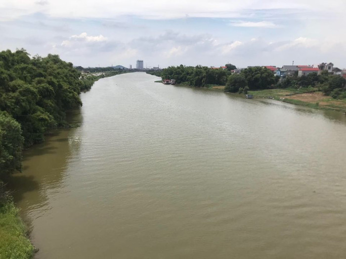 Khúc sông Thương nơi phát hiện thi thể ba mẹ con chị N..