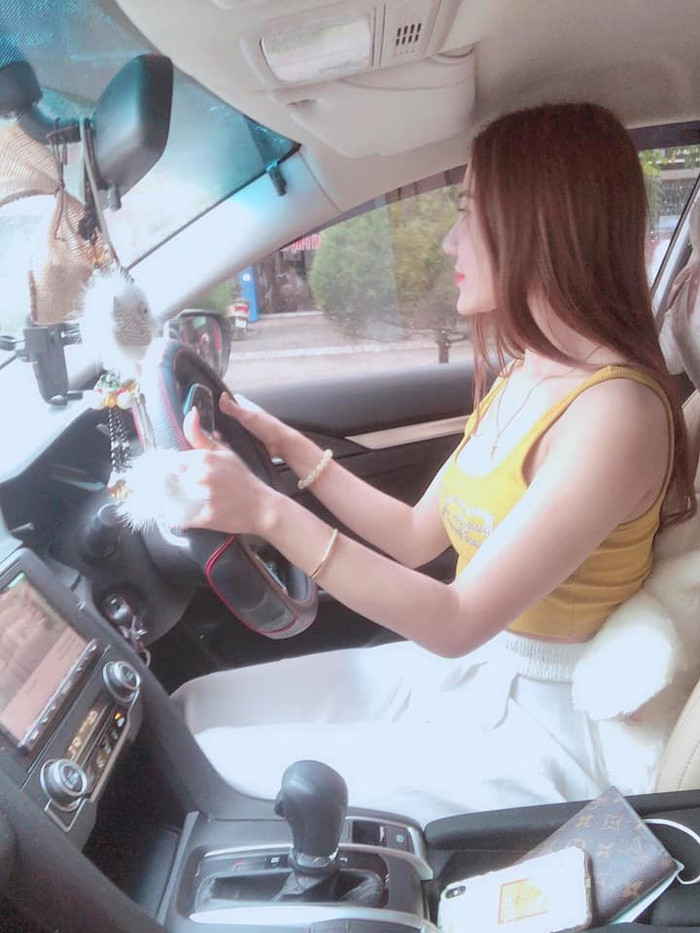 Hé lộ cuộc sống thượng lưu của 'tú bà' xinh đẹp vừa bị bắt giữ vì điều hành đường dây bán dâm ở Thanh Hóa Ảnh 9