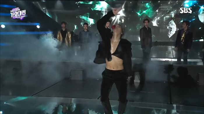 Loạt sản phẩm ồn ào nhất Vpop nửa đầu 2020: Erik dính 'liên hoàn phốt', K-ICM bị tố đạo nhái phục trang, 'xài chùa' tranh không xin phép Ảnh 17