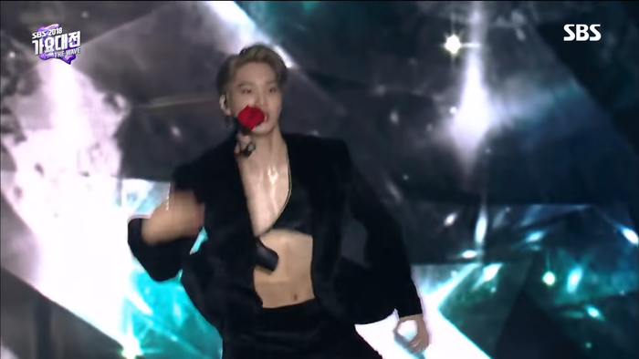 Loạt sản phẩm ồn ào nhất Vpop nửa đầu 2020: Erik dính 'liên hoàn phốt', K-ICM bị tố đạo nhái phục trang, 'xài chùa' tranh không xin phép Ảnh 19