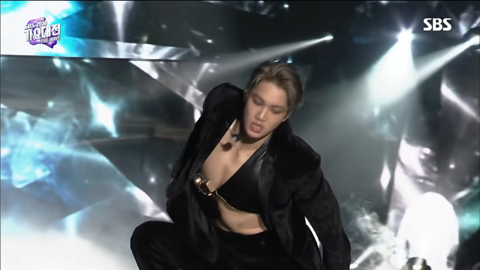 Loạt sản phẩm ồn ào nhất Vpop nửa đầu 2020: Erik dính 'liên hoàn phốt', K-ICM bị tố đạo nhái phục trang, 'xài chùa' tranh không xin phép Ảnh 18