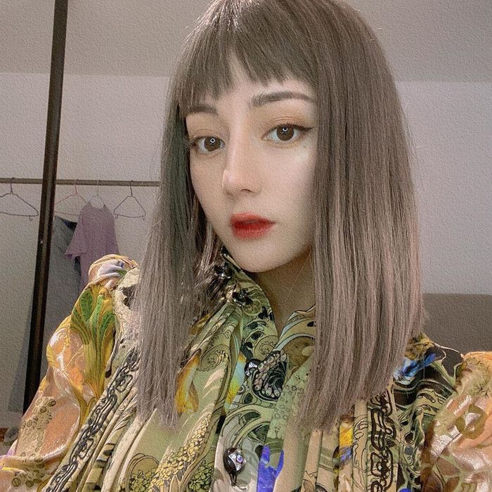 Địch Lệ Nhiệt Ba được khen xinh như búp bê với ảnh selfie mới nhất Ảnh 7