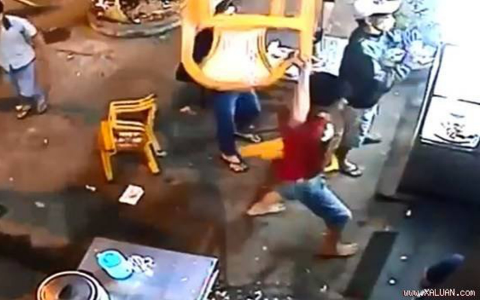 Người đàn ông bị bạn nhậu đâm tử vong khi giành trả tiền ở quán lẩu nướng Ảnh 2