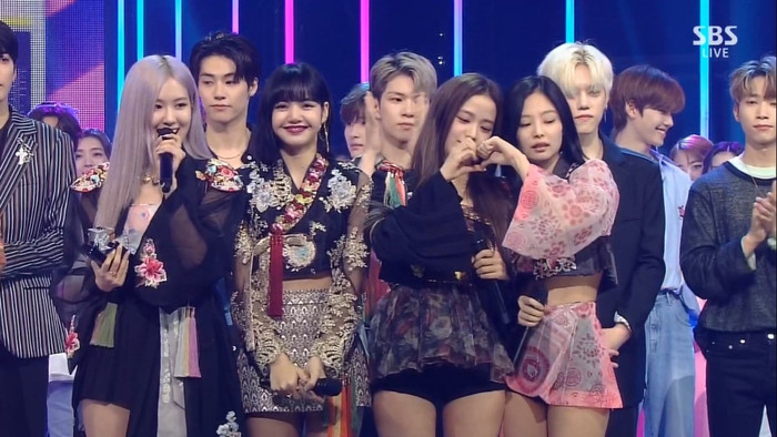 Nghe BLACKPINK khoe giọng hát live cực đỉnh, dân tình lập tức điểm tên những nghệ sĩ có vocal khủng của nhà YG Ảnh 4