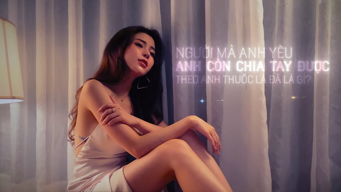 Trần Ngọc Ánh cover Em bỏ hút thuốc chưa, một mình 'cân' 2 vai Bích Phương - traitimtrongvang Ảnh 9