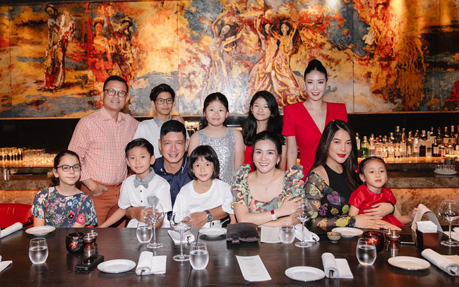 Bà xã Bình Minh và hội bạn thân cực 'xịn' khiến nhiều người trầm trồ Ảnh 2