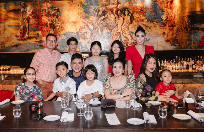 Bà xã Bình Minh và hội bạn thân cực 'xịn' khiến nhiều người trầm trồ Ảnh 3