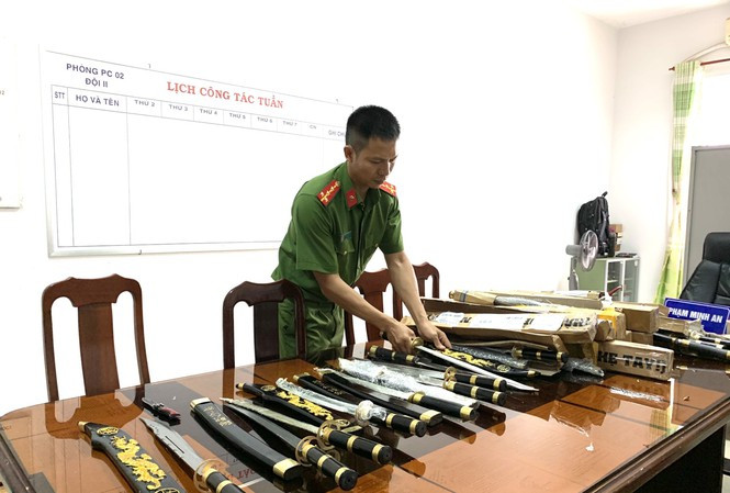 Số hung khí được lực lượng công an thu giữ