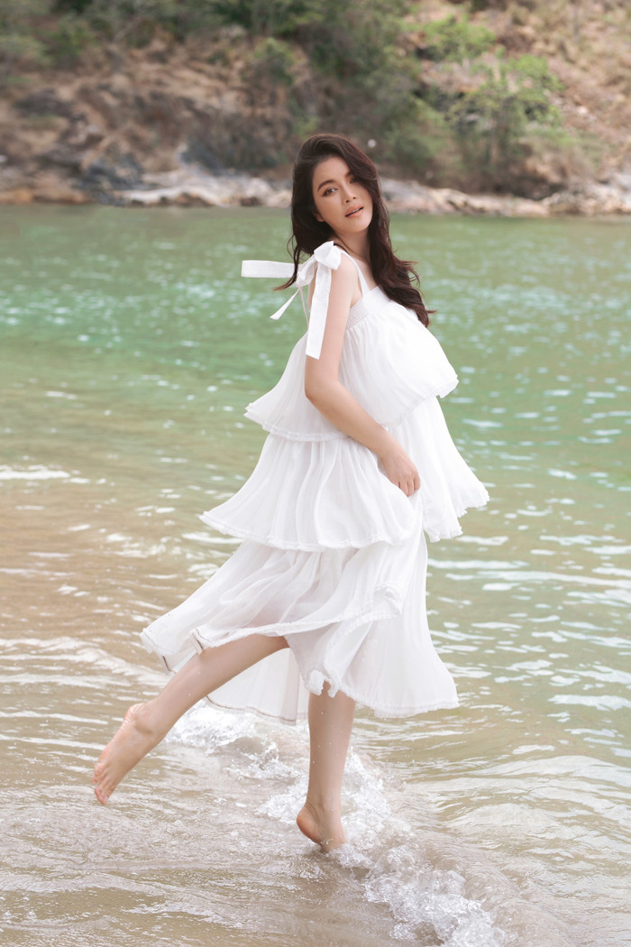 Lý Nhã Kỳ khoe nhan sắc nuột nà trước biển, dung mạo xuất sắc lay động lòng người Ảnh 10