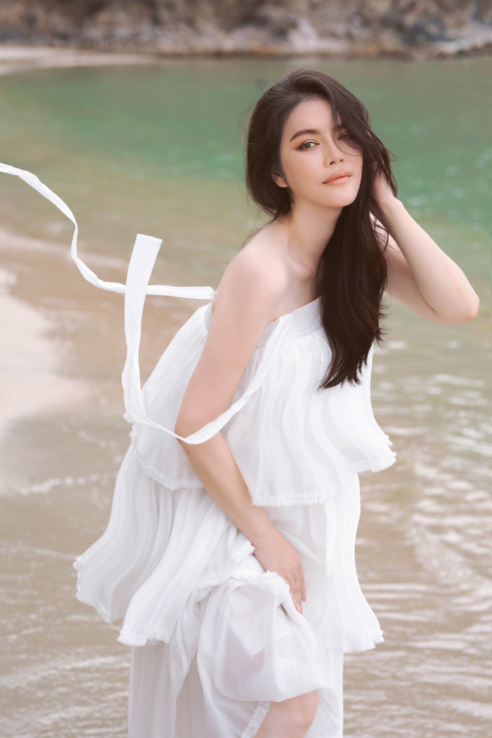 Lý Nhã Kỳ khoe nhan sắc nuột nà trước biển, dung mạo xuất sắc lay động lòng người Ảnh 12