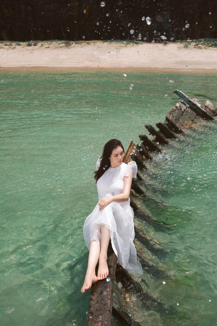 Lý Nhã Kỳ khoe nhan sắc nuột nà trước biển, dung mạo xuất sắc lay động lòng người Ảnh 17