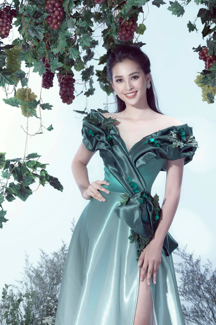 Tiểu Vy xứng danh đệ nhất 'nữ hoàng lookbook' với 1001 khoảnh khắc bắn ảnh khiến fan 'lịm tim' Ảnh 7