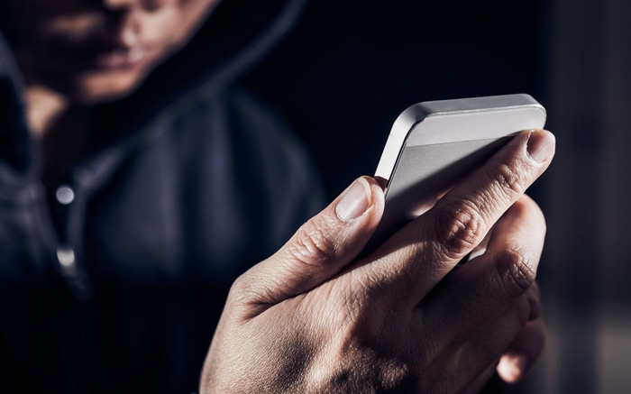  Trẻ em hoặc người già thường rất dễ trở thành nạn nhân của những ứng dụng độc hại này.