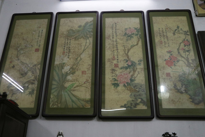 Những đồ vật trong nhà đều có niên đại trăm năm tuổi.