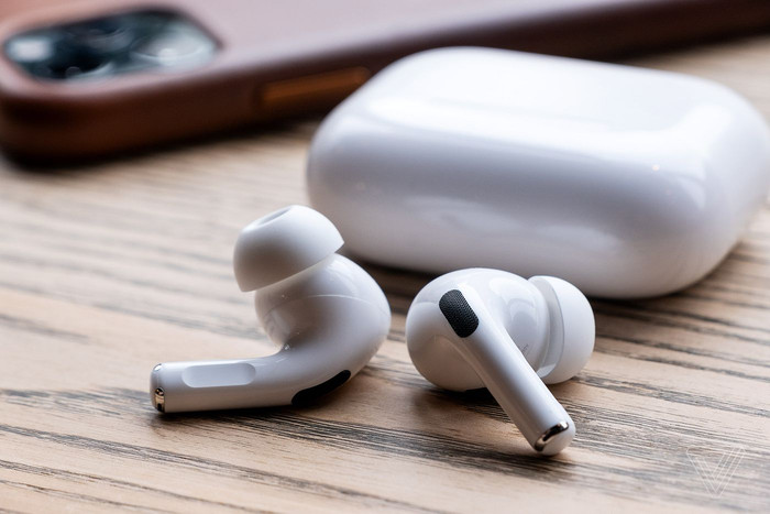 AirPods Pro với thiết kế mới. Ảnh: The Verge