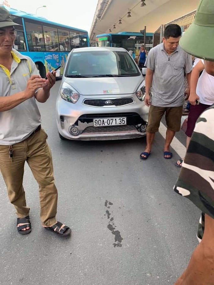 Chiếc xe ô tô vi phạm.