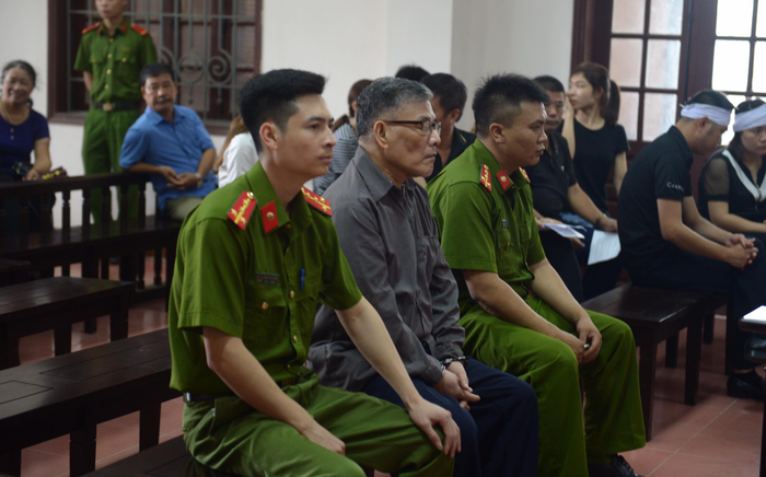 Xét xử vụ anh truy sát cả nhà em gái ở Thái Nguyên: 5 tháng sau khi gây án mới biết vợ chồng em tử vong, bị cáo sẵn sàng xin nhận cái chết’ Ảnh 2