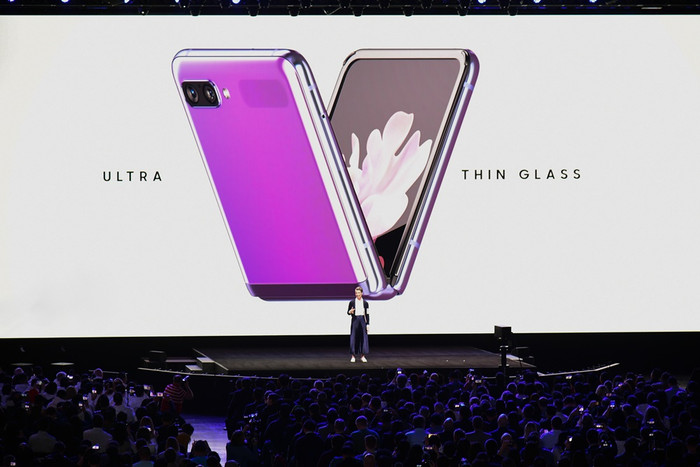 Samsung có thể ra mắt thiết bị kế nhiệm Fold và một chiếc Z Flip 5G tại sự kiện. Ảnh: Samsung