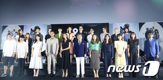 Họp báo 'SF8': Lee Yeon Hee lộ diện sau kết hôn, UEE lén nhìn Choi Siwon tình tứ Ảnh 42