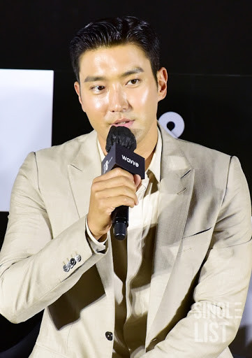 Họp báo 'SF8': Lee Yeon Hee lộ diện sau kết hôn, UEE lén nhìn Choi Siwon tình tứ Ảnh 34