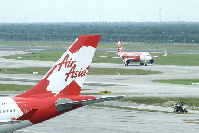 Cổ phiếu AirAsia đã bị ngưng giao dịch trên Sàn giao dịch chứng khoán Kuala Lumpur vào Thứ 4. (Ảnh: The Edge Photo)