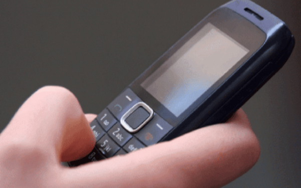 Mua nhầm điện thoại 'cục gạch' không đúng ý con gái, người cha đau buồn tự tử Ảnh 2