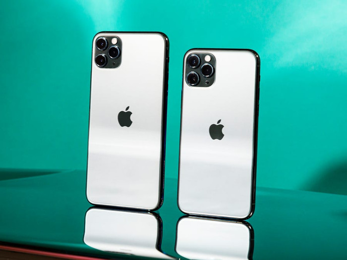 iPhone 11 Pro Max (trái) và iPhone 11 Pro (phải). Ảnh: BI