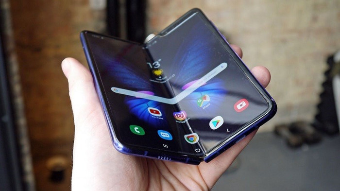 Samsung Galaxy Fold, điện thoại thông minh gấp mở được đầu tiên của Samsung. Ảnh: BI