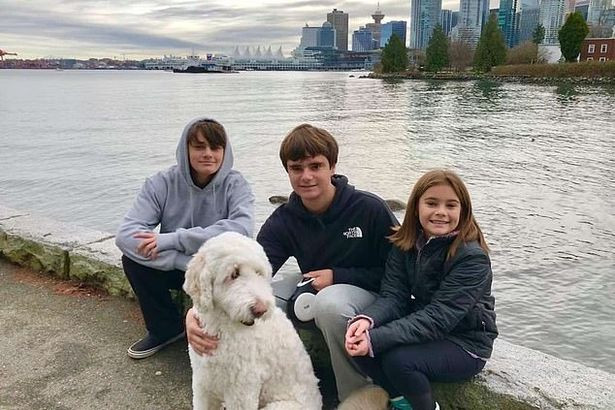 3 anh em Evan (16 tuổi), Jack (15 tuổi) và Maci (10 tuổi).