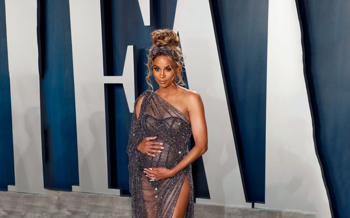 Sao Hollywood bầu vượt mặt vẫn tự tin mặc hở ngang xẻ dọc Ảnh 2